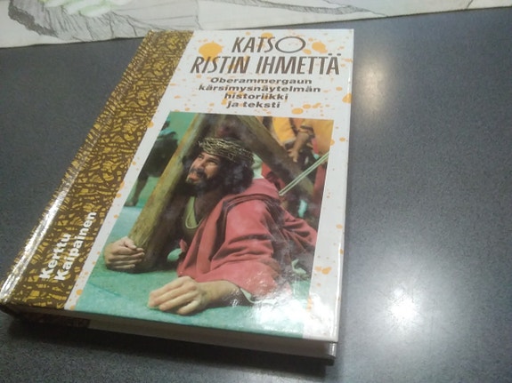 Katso ristin ihmettä.