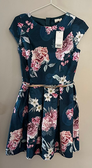 Lipsy London käyttämätön mekko koko 14v