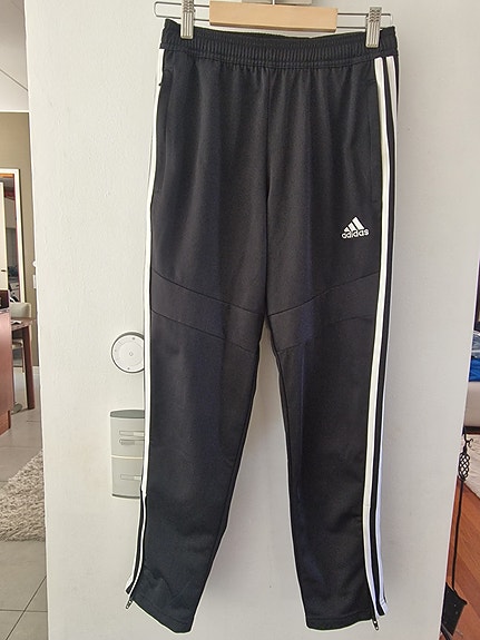 Adidas verkkarit/ verryttelyhousut 152cm