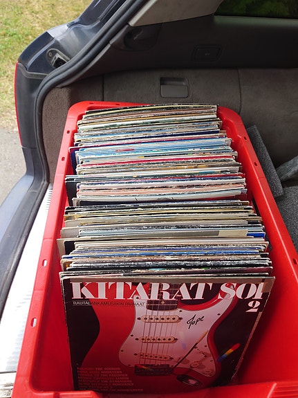 LP-levy 100 kappaletta 5€ KAPPALE