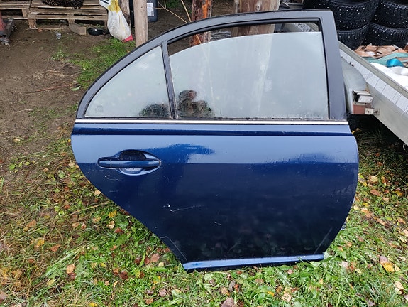 Toyota Avensis T25 osia