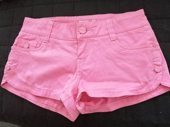 Uudet Pinkit shortsit koko 32 G perfect jeans