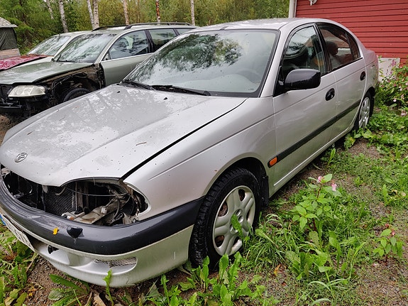 Toyota avensis T22 purussa