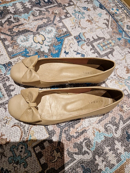 Nahkaiset ballerinat