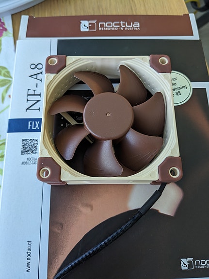 Noctua NF-A8 FLX -kotelotuuletin