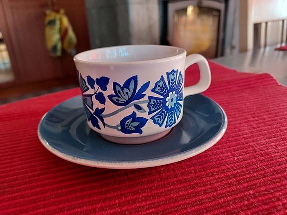 6 × vintage- 70-luvun kahvikuppiparia