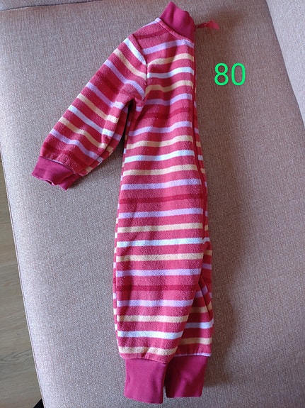Lasten vaatetta koossa 74-80