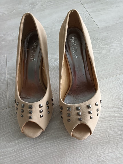 VILA beige korkokengät koko 38