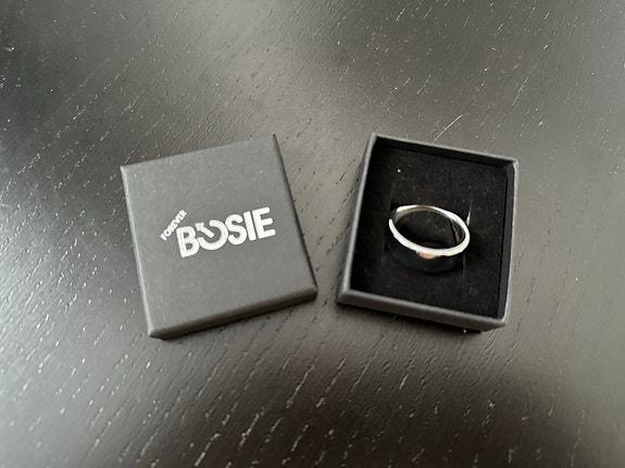 Bosie Tungsten Sormus / 17.8mm/56