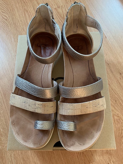 UGG kesäsandaalit, 37