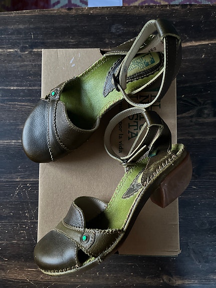 El Naturalista kengät 38