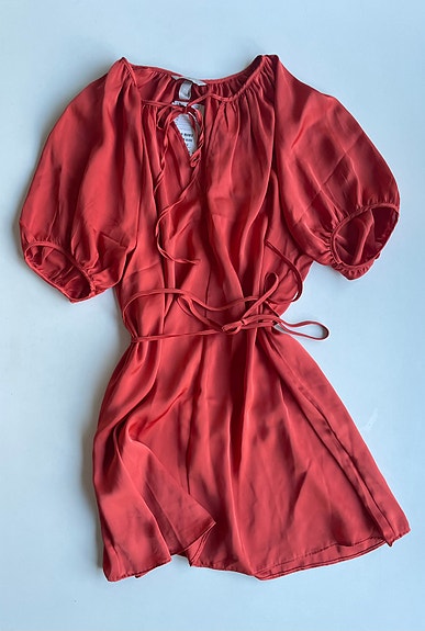H&M korallin punainen satiinimekko S