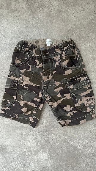 KappAhl shortsit, koko 80.