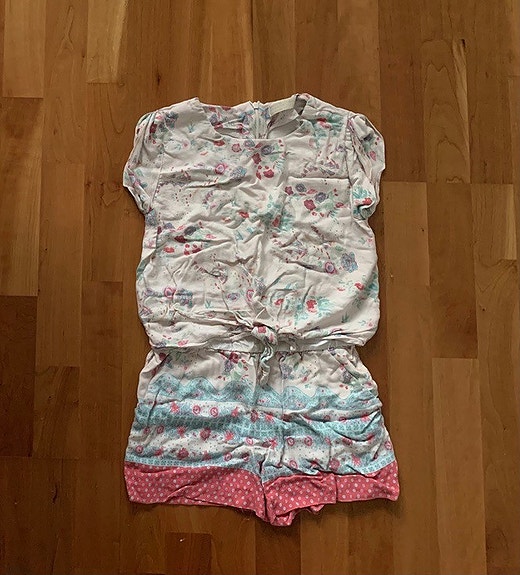 Zara shortsiasu / haalari koko 140
