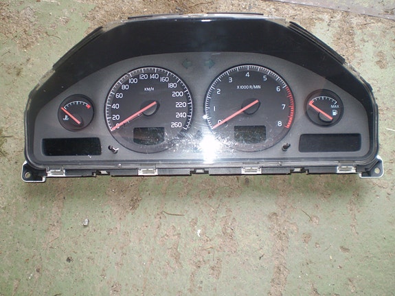 volvo s60 mk1 mittaristo