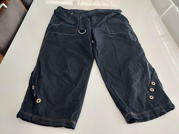 Luhta mustat pitkät shortsit 3XL