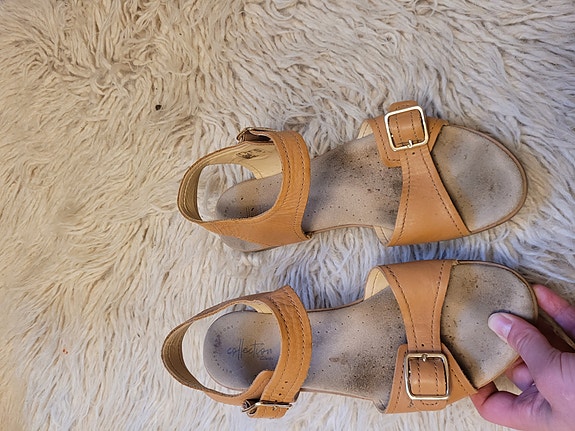 Clarks sandaalit