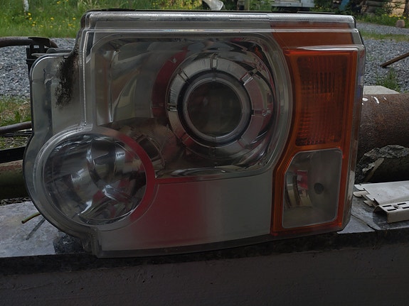 Land Rover Discovery 3, etuvalo