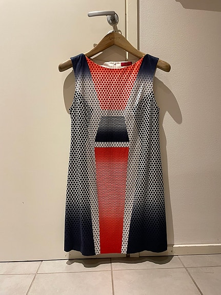 Hugo Boss mekko koko 38
