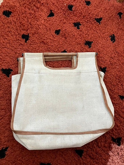 Beige laukku