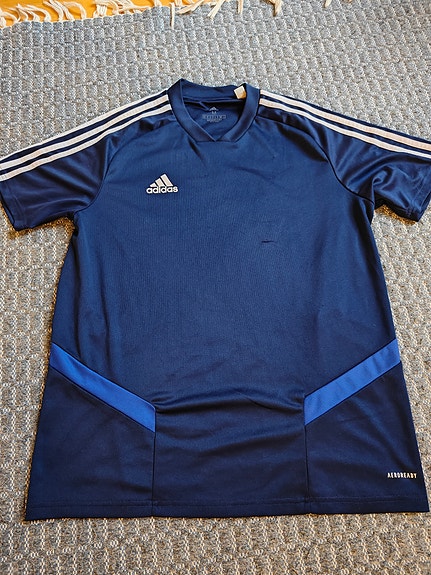 M (junior) Adidas t-paita