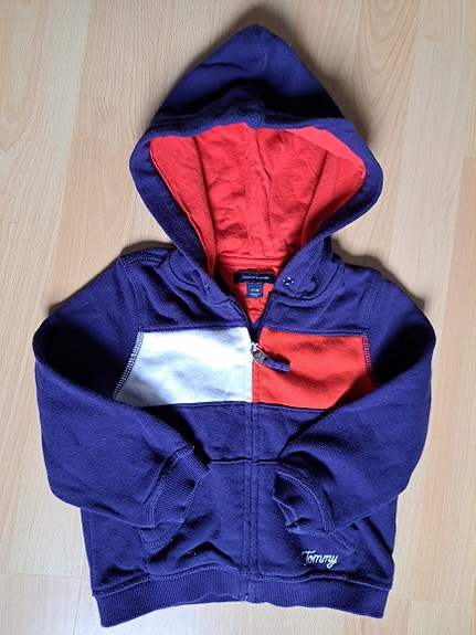 Tyttöjen Tommy Hilfiger huppari, koko 92cm