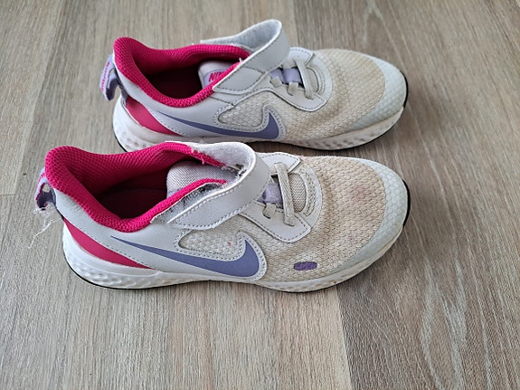 Nike kengät tytöille -koko 30
