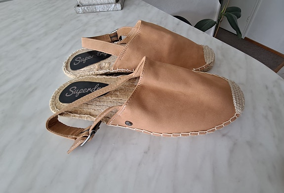 Superdry kengät koko 40