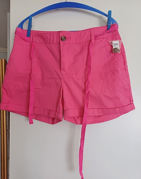 Lindex 40 uudet  punaiset shortsit