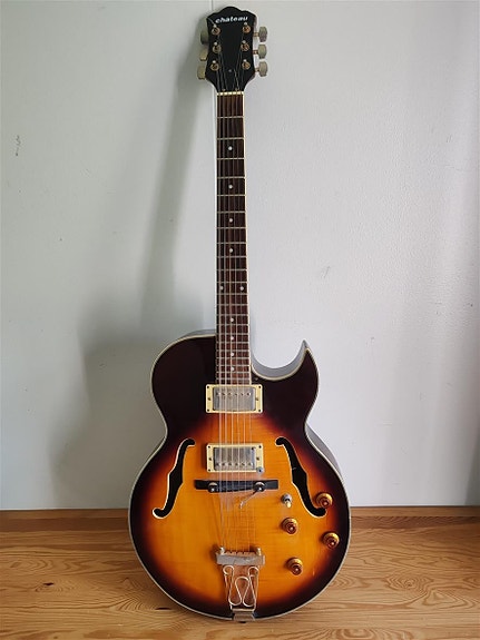 Chateau , hollowbody jazz guitar (vintage)