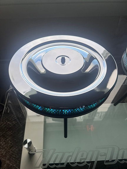 led-pöytävalaisin