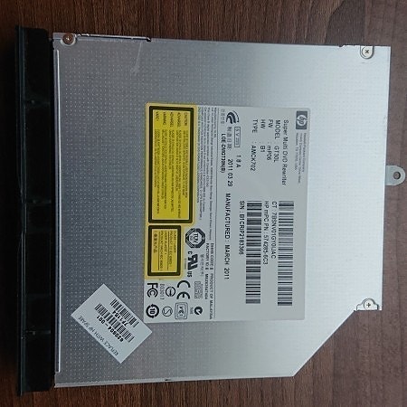 Super Multi DVD Rewriter (kannettavan dvd asema)