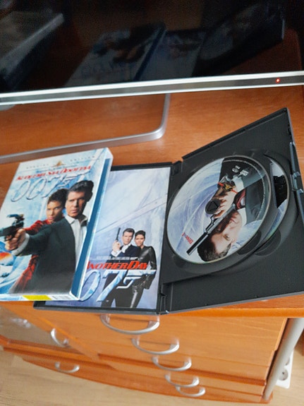 007 kuolema saa odottaa. Tupla-dvd
