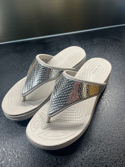 Crocs 39