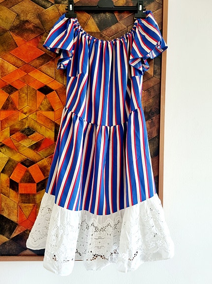 LIU JO offshoulder mekko pitsillä