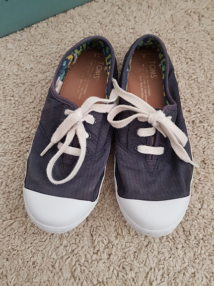 Toms kengät 35