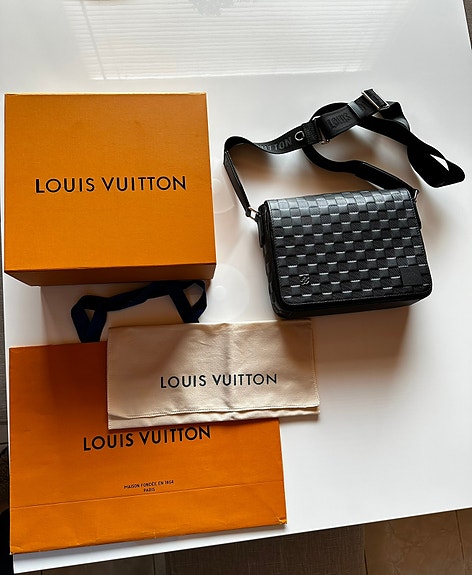 Louis Vuitton Messenger