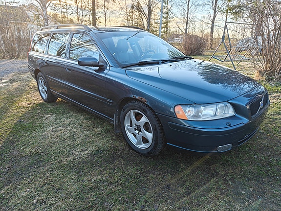 Volvo V70 D5 -05 Osina