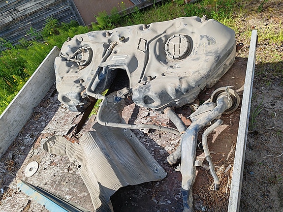 Polttoainetankki Mb S211