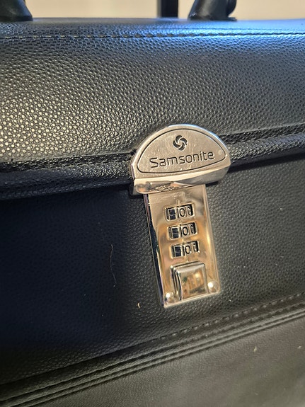 Lentolaukku Samsonite