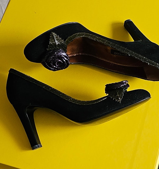 Sergio Rossi pumps. Koko 37. Korko 7 cm. Erittäin vähän käytetty. 15,-