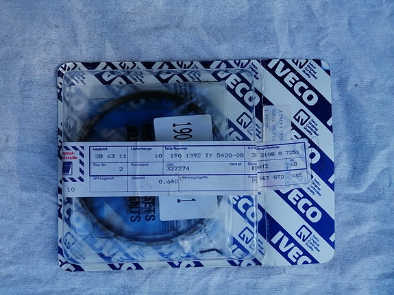 Product image 1 of 4
