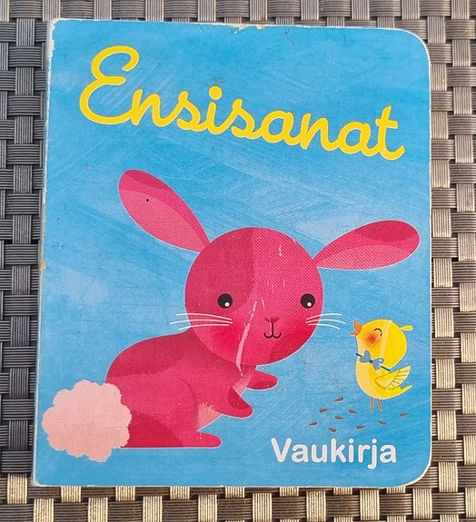 Ensi sanat - taaperon kirja