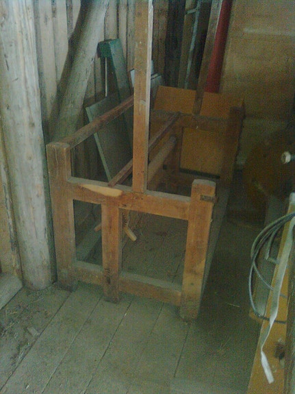 kangaspuut vanhat ja tuoli