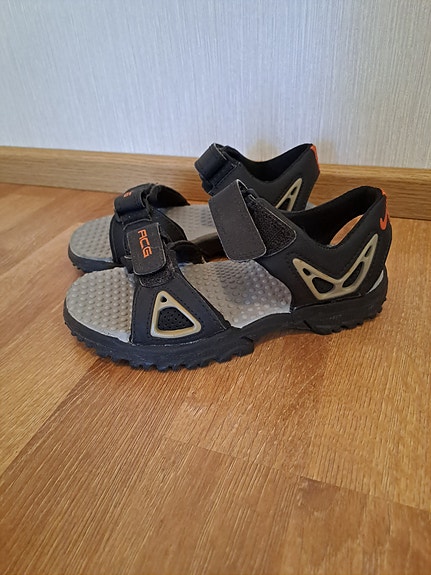 Nike sandaalit