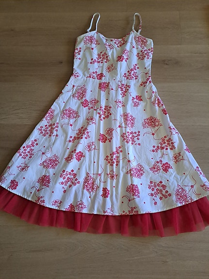 Juhlamekko 152 cm