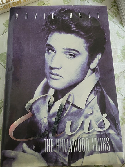Elvis presley kirjoja