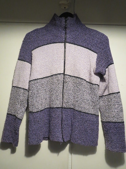 Lila-violetti neuletakki, m-xl