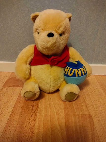 Nalle Puh pehmolelu / Classic Winnie the Pooh
