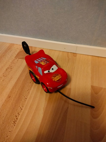 Disney Pixar Cars / Autot vetonaruauto Salama McQueen